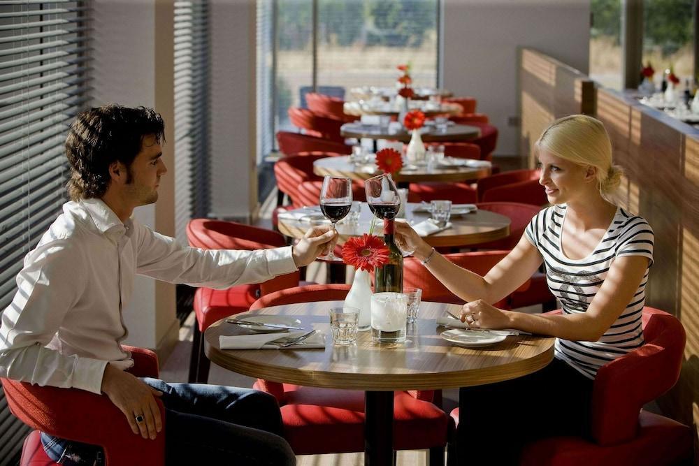 Van Der Valk Hotel Duesseldorf Екстериор снимка